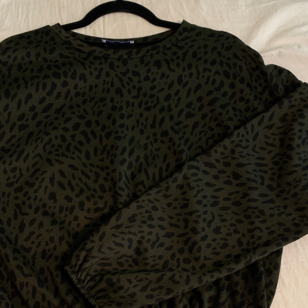 Olive/dark green sweatshirt with leopard print